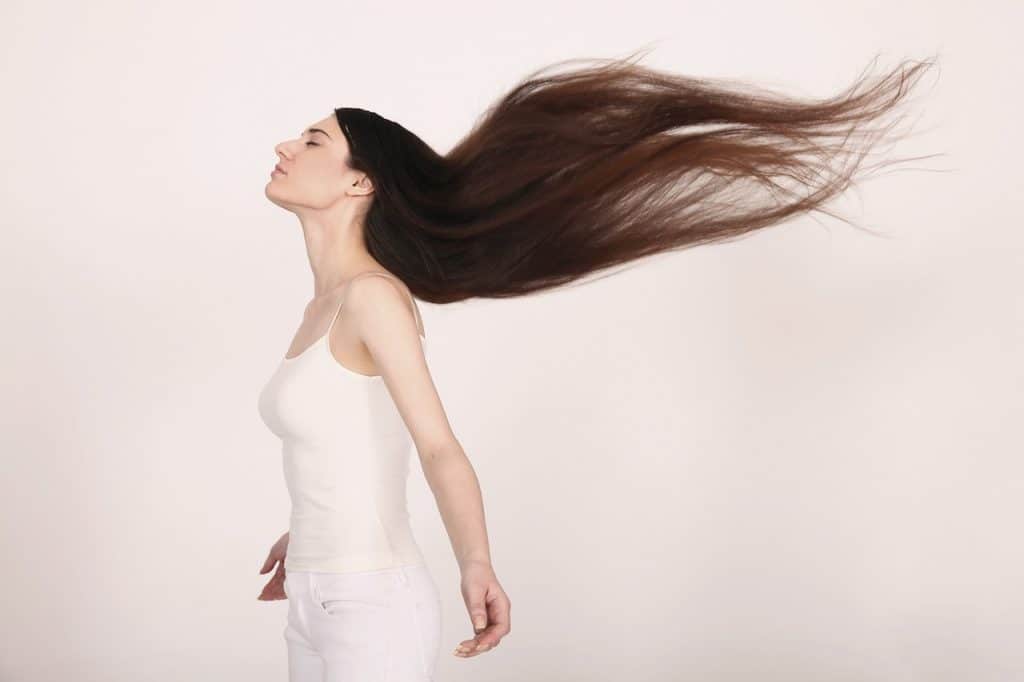 Długie kobiece włosy